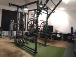 Rogue RM-6 Monster Rack 2.0 -Iron Motion Deals e96ed478dab8595a7dbda4cbcbee168f 5d112383da3ef 600x452 1